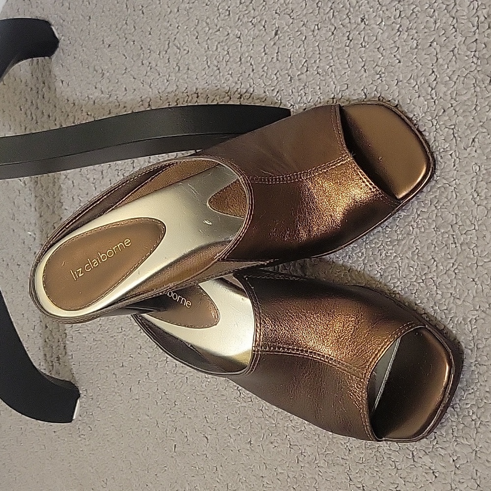 Liz Claiborne Copper Leather Slip-on Sandals